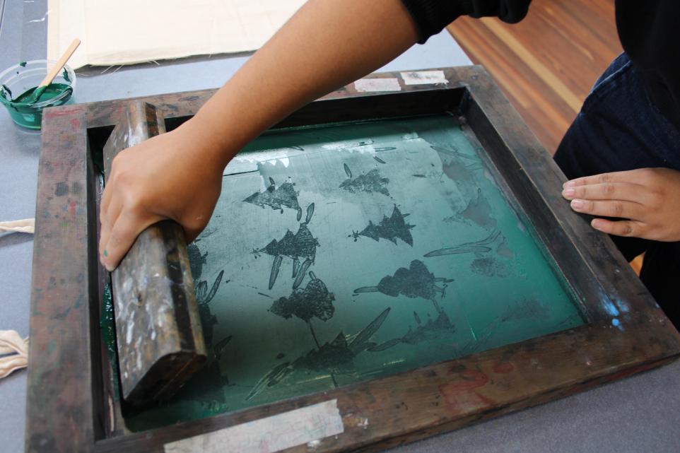 BHCAC Youth Screen Printing: Fabric Christmas Tote Bag